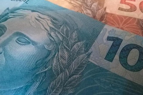 INSS paga primeira parcela do 13º a partir desta sexta-feira