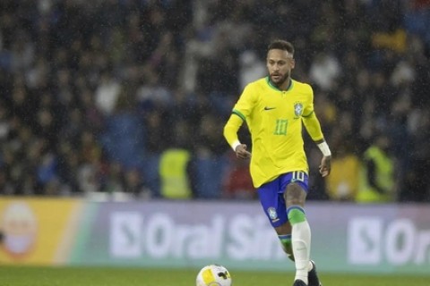 Neymar tem lesão na panturrilha e está fora de amistosos antes da Copa do Mundo