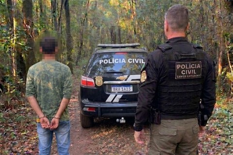 Homem é preso no Oeste, confessa homicídio e diz que jogou corpo da vítima em rio