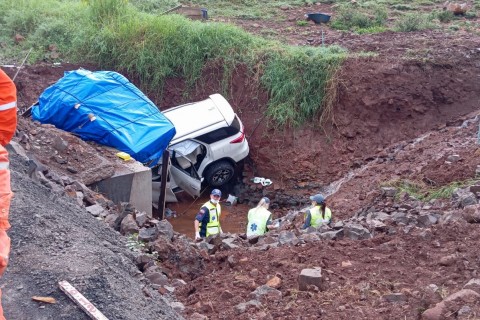 Mulher morre em grave acidente na SC-305; outras três pessoas ficam feridas