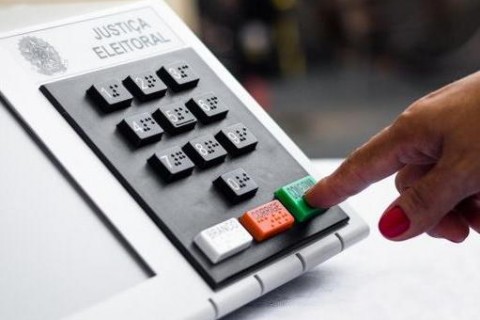 Termina nesta quarta-feira o prazo para tirar ou regularizar o título eleitoral
