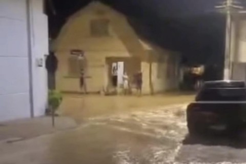 Ciclone extratropical coloca Santa Catarina em alerta máximo; ventos podem passar de 120 KM/H