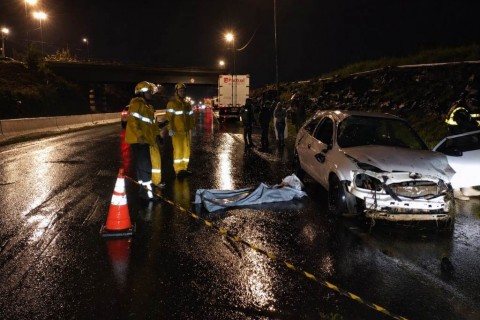 Menino de 7 anos morre em capotamento de automóvel na BR-282