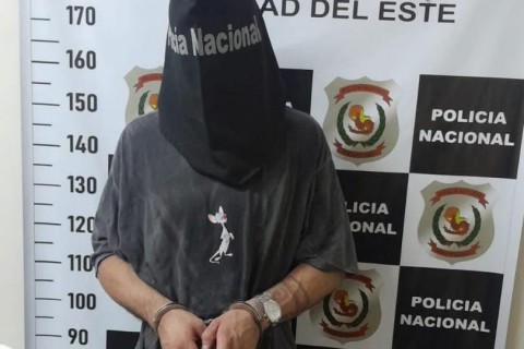 Brasileiro é preso após furtar loja de roupas em Ciudad del Este.