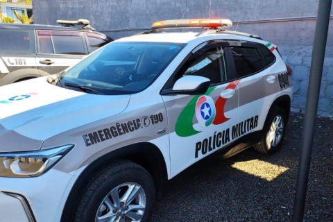 Corpo de homem é localizado em construção no Oeste de SC; polícia investiga possível queda durante furto.