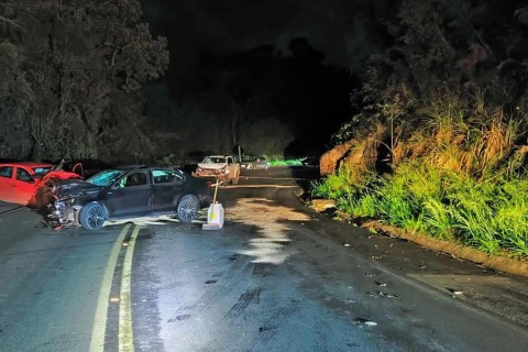 CHAPECÓ SC   Motorista de Arvoredo morre em acidente com três veículos na SC-283.