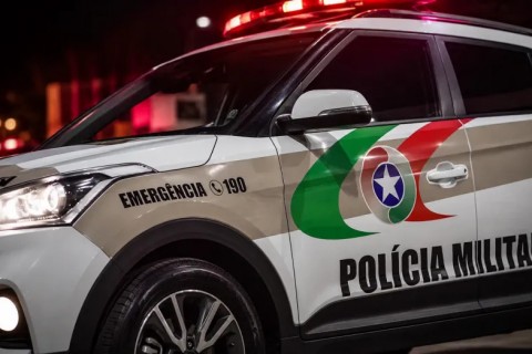 Mulher encontra ex-companheiro dentro de casa, foge com o filho e aciona a PM em São Lourenço do Oeste