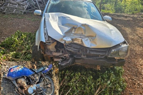 Irmãos acabam presos após acidente grave, fuga do local e agressão contra policial