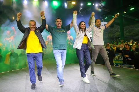 Com casa lotada, PL lança pré-candidaturas de Flávio Bolsonaro e Jorginho Mello em SC