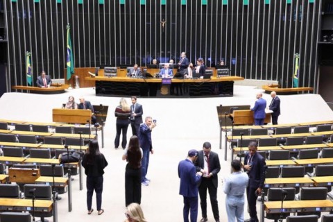 Como deputados de SC votaram na PEC que acaba com escala 6x1