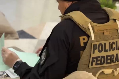 PF desmonta esquema internacional de tráfico nos portos de SC e bloqueia R$ 646 milhões