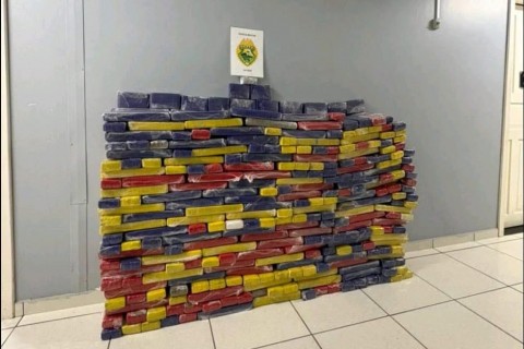 HOMEM É PRESO COM MAIS DE 382 KG DE MACONHA NA BR-277