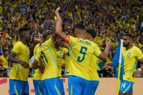 Seleção Brasileira se despede da torcida com goleada antes de embarque para Copa do Mundo