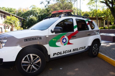 Suspeito de série de roubos a postos e farmácias é preso após assalto em Chapecó