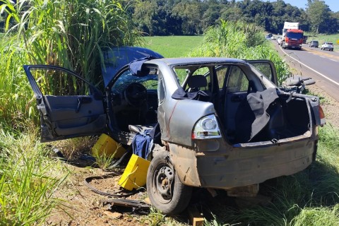 Criança de 11 anos morre em grave acidente entre veículos no Oeste