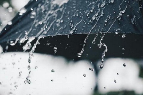 Frente fria traz chuva, temporais e queda nas temperaturas em SC