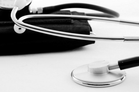 Acusado de abusar de mulheres durante atendimentos, médico de Catanduvas tem prisão decretada pela Justiça