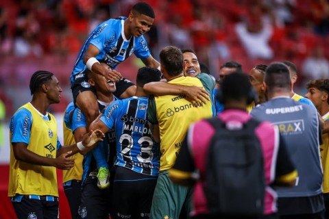 Grêmio é campeão Gaúcho no Beira-Rio ao empatar com o Inter